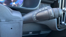 Volvo XC40 2.0 B3P Plus Dark 5dr Auto Petrol Estate